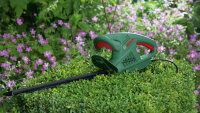 Bosch Heckenschere EasyHedgeCut 45, 420 W, 45 cm Messer, 2,6 kg, ergonomisch, inkl. Messerabdeckung, Karton