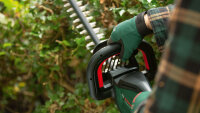 Bosch Akku-Heckenschere AdvancedHedgeCut 36V-65-28, 1x Akku 36V 2,0Ah, Ladegerät, Anti-Blockier-System, Syneon Tech