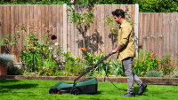Bosch Rasenmäher EasyRotak 32-205, klappbare Griffe, energieeffizienter Motor, Randnah mähen