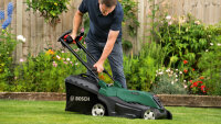 Bosch Akku-Rasenmäher AdvancedRotak 36V-40-650, 2x 2,0Ah Akku, bürstenloser Motor, Ergoslide, Syneon Tech