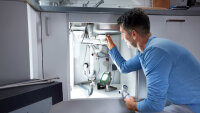 Bosch Akku-LED-Arbeitsleuchte UniversalWorkLight 18V-2100, 2100 lm, 3 Helligkeitsstufen, Haken & Magnet, klappbar, kompatibel mit 18V POWER FOR ALL-Akkus